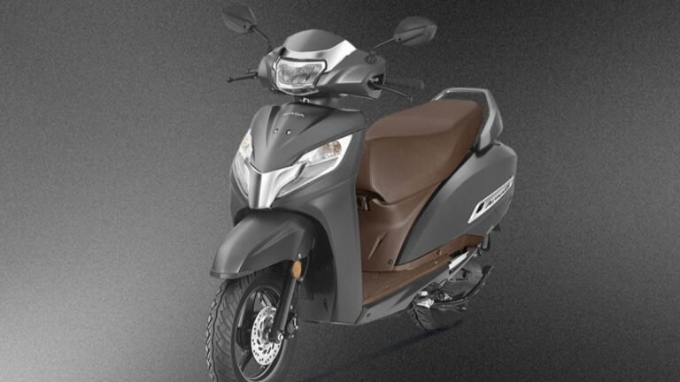 Honda Activa 8G with 125CC Engine and 65KMPL Mileage Available at ₹52,000- Dhamaka Deals